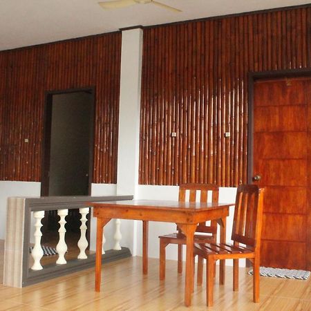 Maya Guest House - Sipaway Island San Carlos  Esterno foto